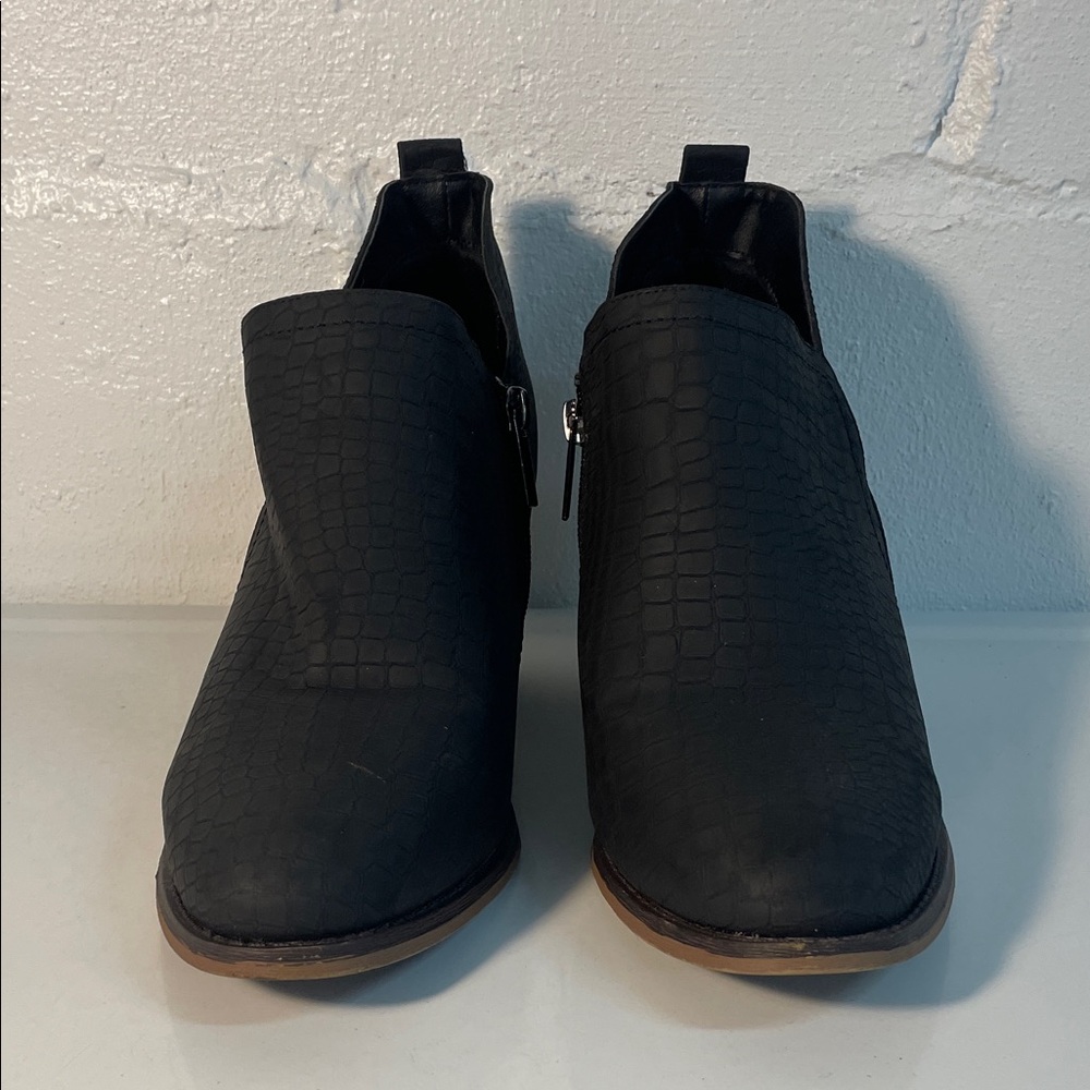 Cloudwalkers Black Faux Crocodile Ankle Boots Trina 9.5W - Picture 2 of 7